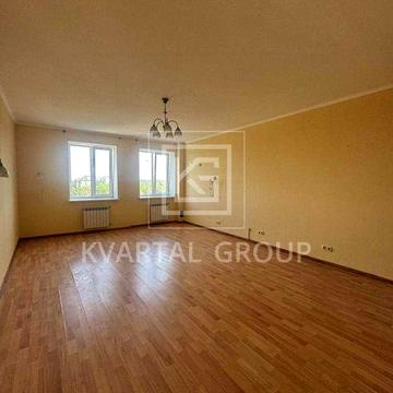 Простора 3к квартира 115 м² з великою кухнею-студією