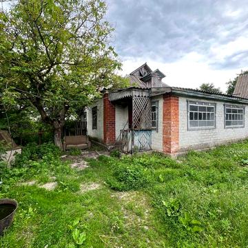 Продам дім в селищі Корнин