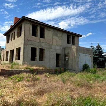 Продам 2-этажный дом 290 метров/ К морю 10 минут/ Участок 10 соток