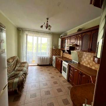 Продаж 2к квартири 72 кв. м на вул. Мостова Бічна