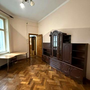 Оренда квартири в центрі. Дві кімнати. Драгоманова