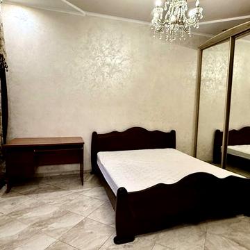 Продаж 2-к квартири центр міста біля кінотеатру Чернівці