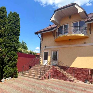 Здається в оренду будівля у с. Мала Добронь