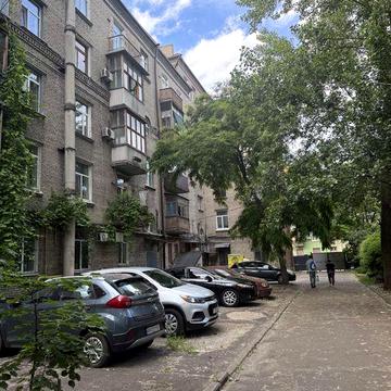 Продам 2х.комнт.квартру на ул.Пастера. Центр.