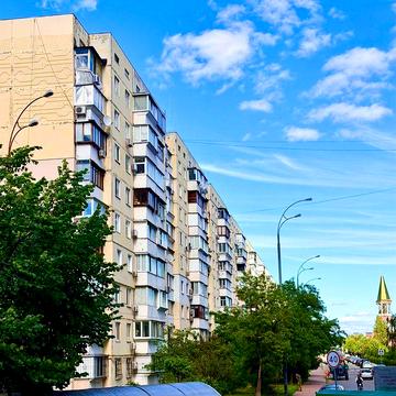Оренда  2 кімнатної на Володимира Івасюка 26, метро Мінська