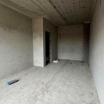 Однокімнатна в збудованому будинку, 5 поверх, 40 м.кв/розтермінування