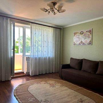 Продам 1 ком. квартиру в кирпичном доме с ремонтом в Центре baz-03