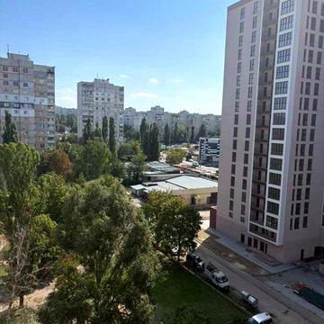 Продам 3к кв на метро Студенческая ( 1 минута)