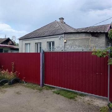 Продам дом( р-н жд рынок)