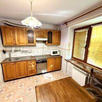 3к квартира/ 72 квм/цегла/вулиця Молодіжна/ мікрораіон Пентагон