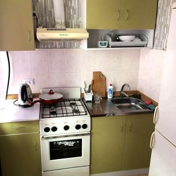 Продамо світлу 1к квартиру з ремонтом, метро Житомирська, Верховинна 85