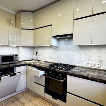 Продаж 3кім квартири у районі верхнього Шувару по вул. Хоткевича