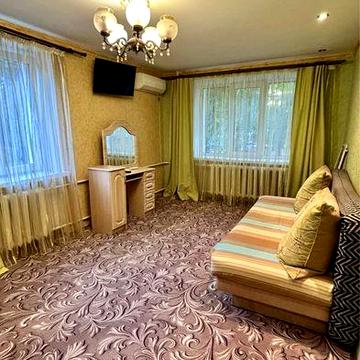 Сдам 1 к квартиру метро Бот. Сад, ул. Есенина, 10