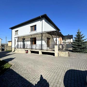 Будинок 180 м2, 10 сотих землі, окремий гараж, магазин, школа, садочок