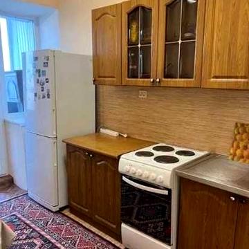 Продам 1 кімнатну квартиру по Запорізькому шосе ж/м Тополя-1 площею 41 м² IZ