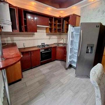 2 кімнвтна квартира на Махачкалінській