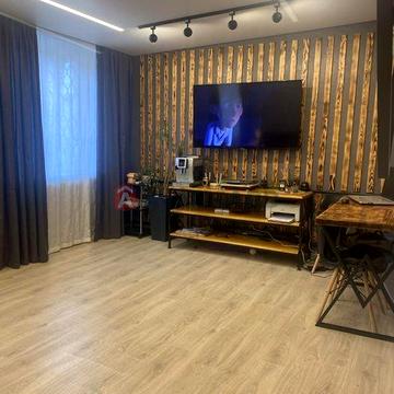 Продається двокімнатна квартира.Бородинський м-рн.