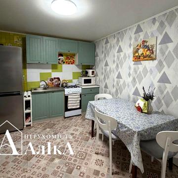 Продам велику частину будинку в центрі міста!