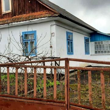 Хата з ділянкою та комунікаціями с.Чудниця