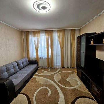 Оренда однокімнатної квартири площею 50 кв.м з індивідуальним опаленням — вул. Лазаренка (близько центру, Франківський р-н)
