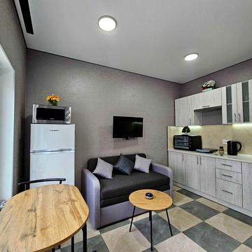 Оренда двоповерхового таунхаус 30m2 з ремонтом