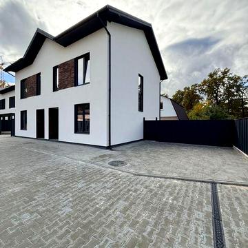 Продам Дуплекс поруч з Парком Дубки. Розвинена Локація. Без Комісії !