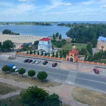 Гарна 2 кімнатна каартира з видом на р. Дніпро