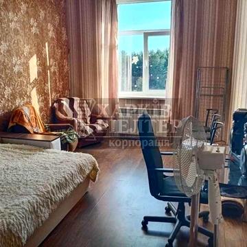 Продам 1-кімнатну квартиру 55 м², кухня 16 м², смт Безлюдівка, поруч сосновий ліс