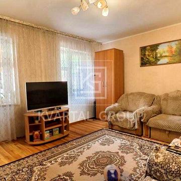 Простора 3-к квартира 75 м² | Цегляний будинок