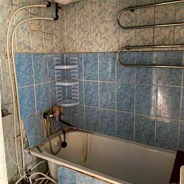 Продам ізольовану гостинку,зі своїми зручностями, вул. Академіка Грищенка.