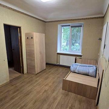 Сдам 2к квартиру в оренду, вул. Шепарда (Суворова), р-н Титова. Перший поверх  індивідуальне опалення. Без комісії