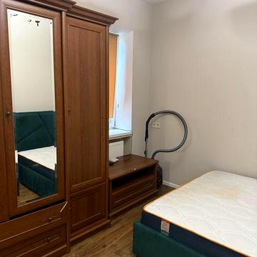 Оренда частини  будинку в центрі