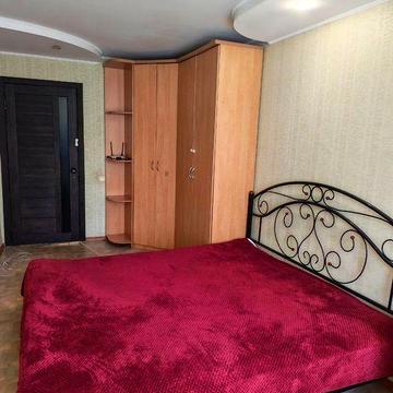 Здам 2 кімнатну квартиру на Металургів