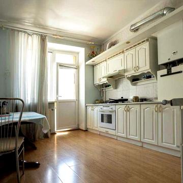Продаж 3 квартири 104 м.кв. Індивідуальне опалення. Майже центр міста.