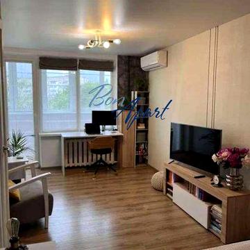 Продаж 1 кімн.кв. поруч Севастопольська площа, вул. С.Берегового