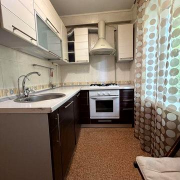 Оренда 2 кім. квартира Пр. Науки ( Високовольтна) 5 поверх 12000 грн