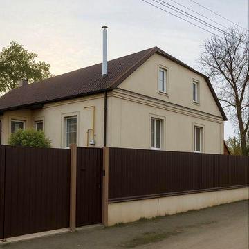 Продам теплый семейный дом  в городе Самар ( Новомосковск) на берегу реки Самары.