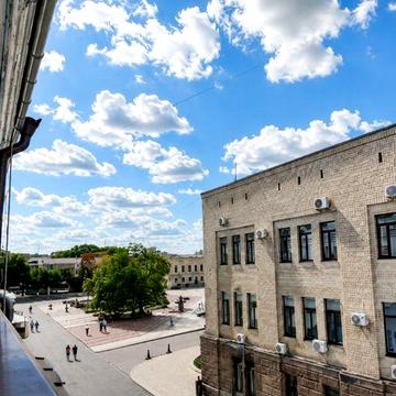 Дворівневий пентхаус 350 м² з видом на центральну площу міста