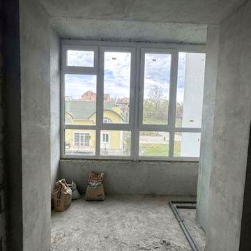 Простора 3к середній поверх, не кутова, вікна виходять на сонячну сторону. Переоформлення 44876 ЖК БудАльянс Бандери