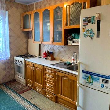 Продається простора 3-х кімнатна квартира в центрі міста