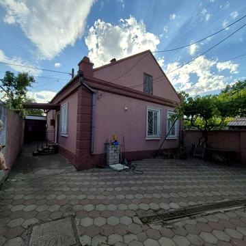 Будинок біля базару на Слобідці 65 м², свій двір, гараж. Під державні програми та постанови.
