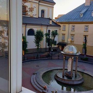 Здається 3кімн. квартира в центрі міста