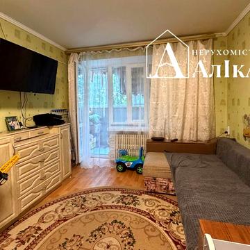 Продам 2-кімнатну квартиру на мікрорайоні