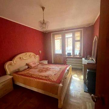 Продам 3-комнатную квартиру м. Гагарина