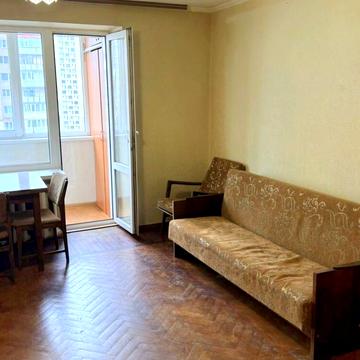 Простора 3-кім. кв. в цегляному будинку