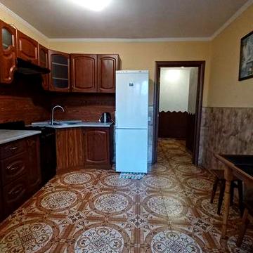 Здається простора 2х км квартира в центрі!!!