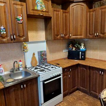 Продам ( Продаж ) 2 поверхову 2 кімнатну квартиру в центрі