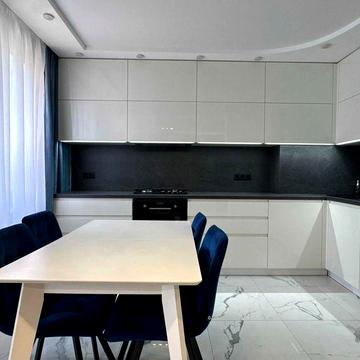 Продаж 3 кімнатної квартири 72м2  Поділ №21193