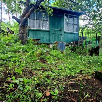 Продам дачу МРІЯ в лісі на озерах  30м 18500$  Київ12км