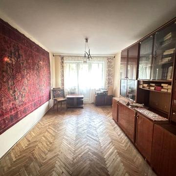 Продаж 3 кімнатна квартира вул. Виговського , житловий стан, балкон.